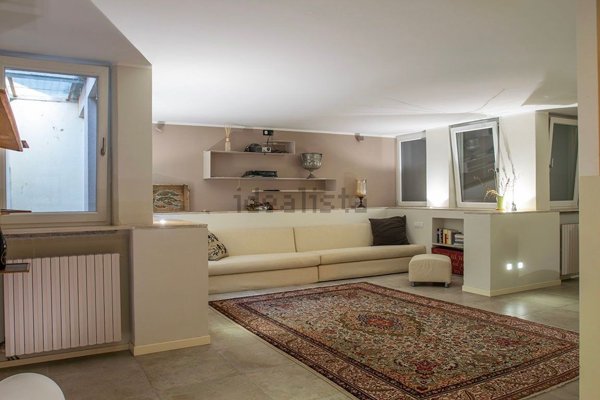 casa indipendente in vendita a Voghera