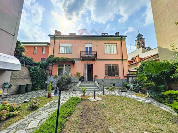 casa indipendente in vendita a Voghera