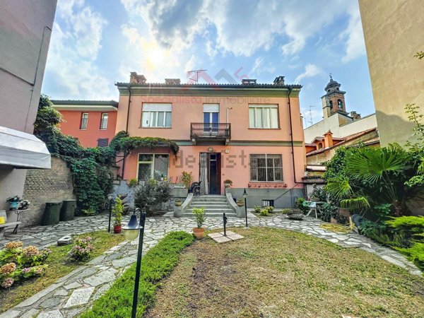 casa indipendente in vendita a Voghera