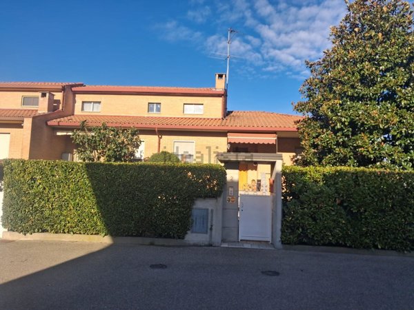 casa semindipendente in vendita a Voghera