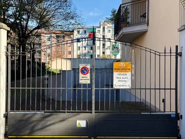 ufficio in vendita a Voghera