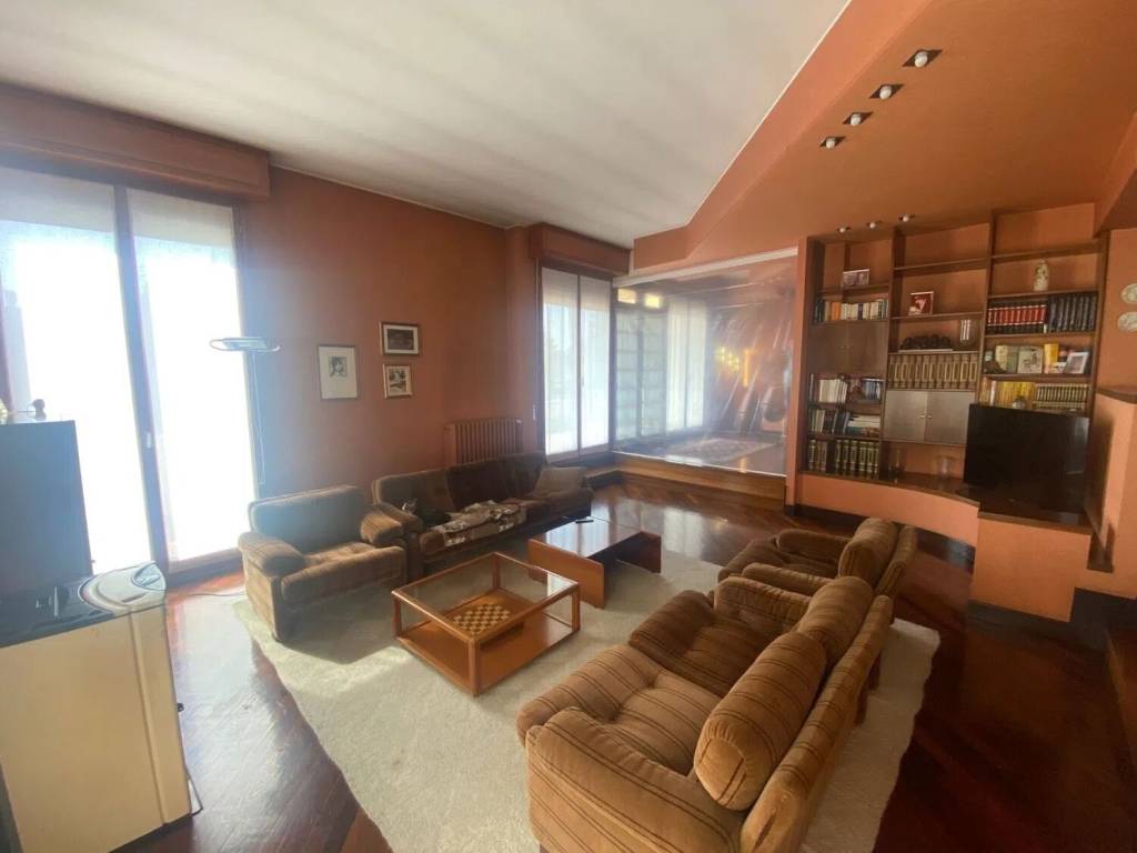 casa indipendente in vendita a Voghera in zona Campoferro