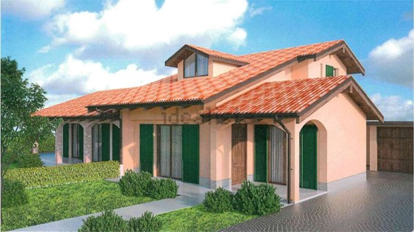 casa indipendente in vendita a Voghera