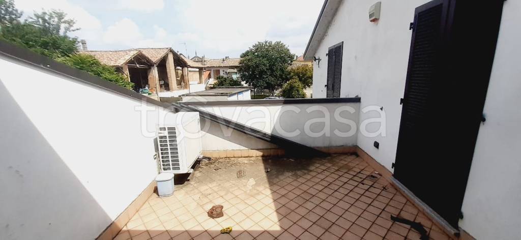 casa indipendente in vendita a Voghera in zona Oriolo