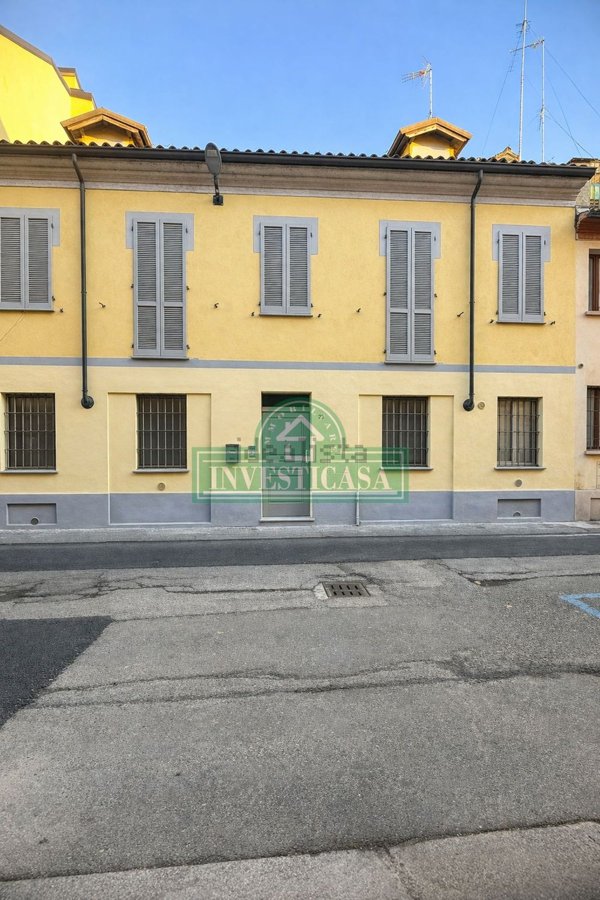 casa indipendente in vendita a Voghera
