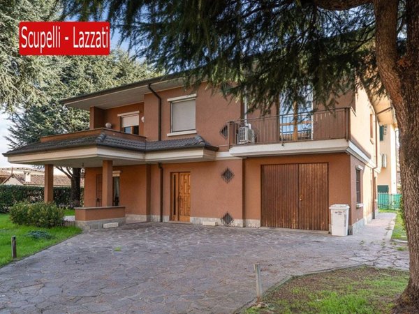 casa indipendente in vendita a Voghera in zona Campoferro