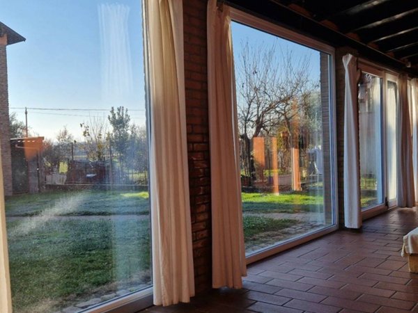 casa indipendente in vendita a Voghera in zona Campoferro