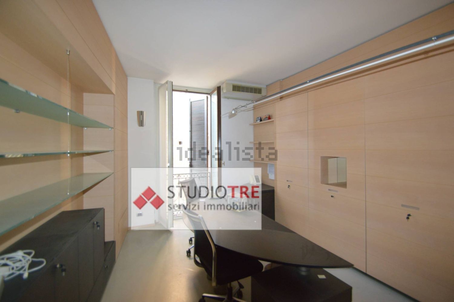 ufficio in vendita a Voghera