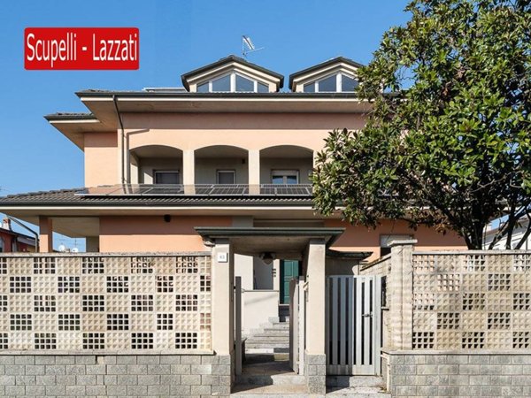 casa indipendente in vendita a Voghera