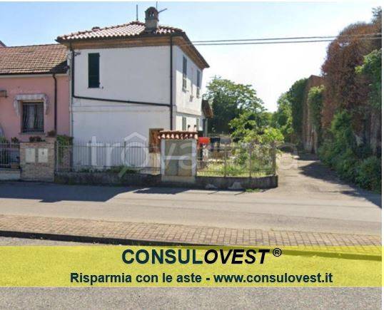 casa indipendente in vendita a Voghera