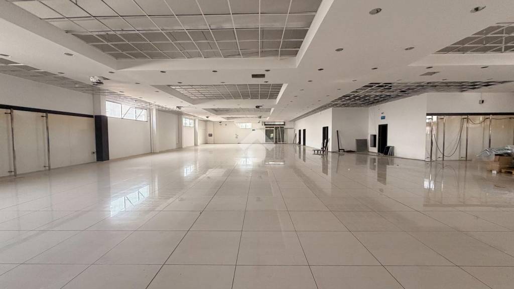 capannone in vendita a Voghera