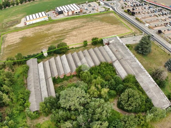 terreno edificabile in vendita a Voghera in zona Campoferro