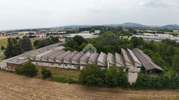 terreno edificabile in vendita a Voghera