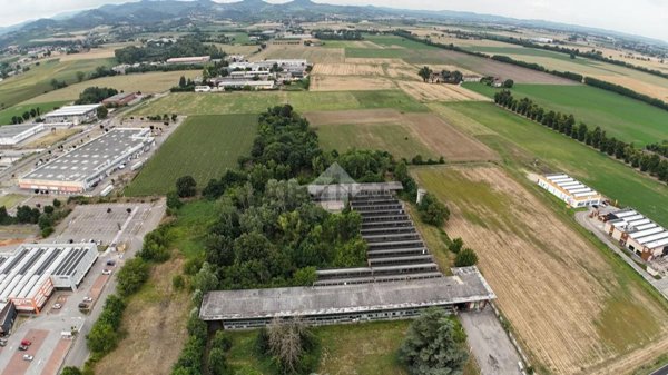 terreno edificabile in vendita a Voghera