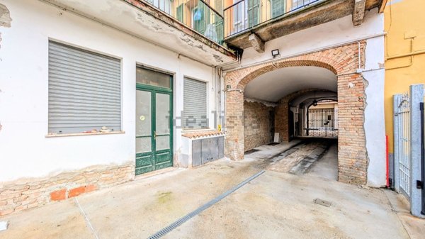 negozio in vendita a Voghera