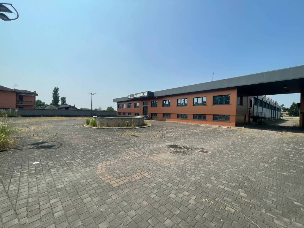 terreno edificabile in vendita a Voghera