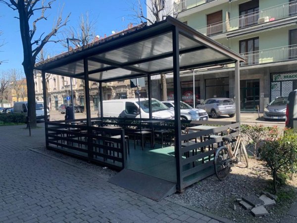 negozio in vendita a Voghera