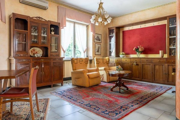 casa indipendente in vendita a Voghera