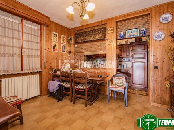 casa indipendente in vendita a Voghera in zona Oriolo