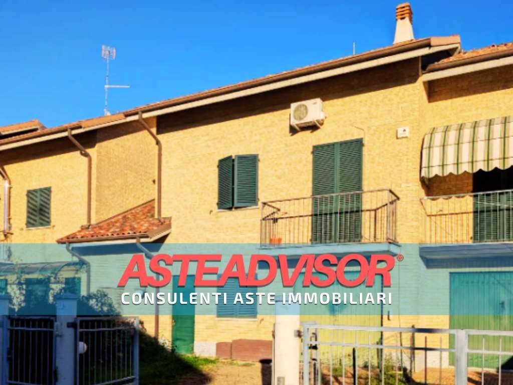 casa indipendente in vendita a Voghera