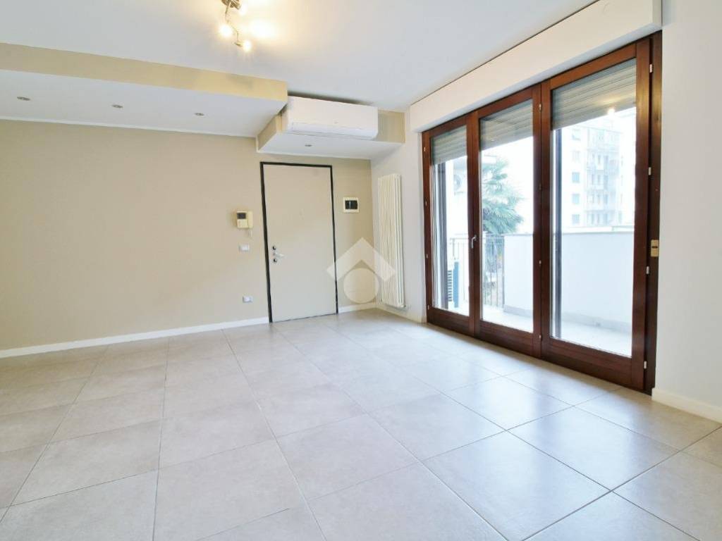 appartamento in vendita a Voghera in zona Campoferro