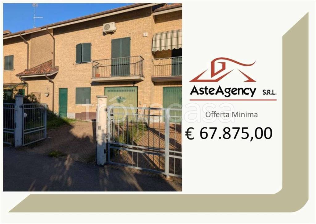 casa indipendente in vendita a Voghera