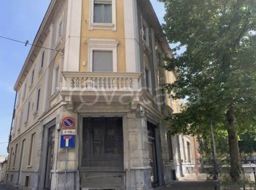 negozio in vendita a Voghera