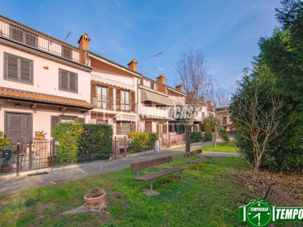 casa indipendente in vendita a Voghera