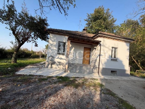 casa indipendente in vendita a Voghera