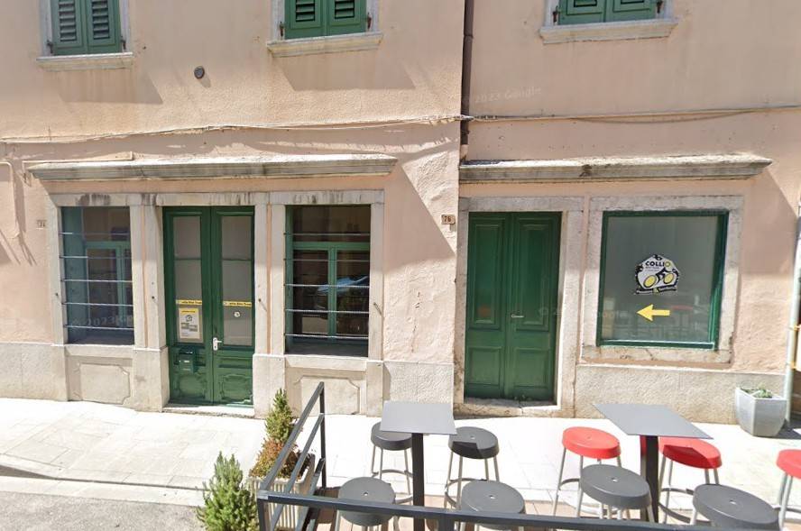 negozio in vendita a Voghera