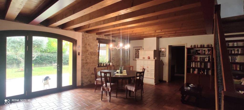 casa indipendente in vendita a Voghera