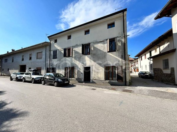 casa indipendente in vendita a Voghera