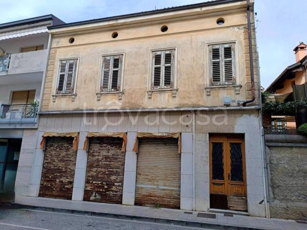 casa indipendente in vendita a Voghera