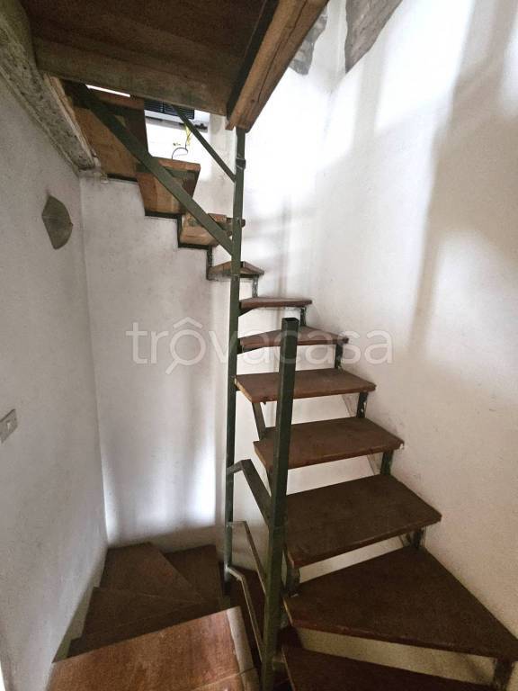 casa indipendente in vendita a Voghera