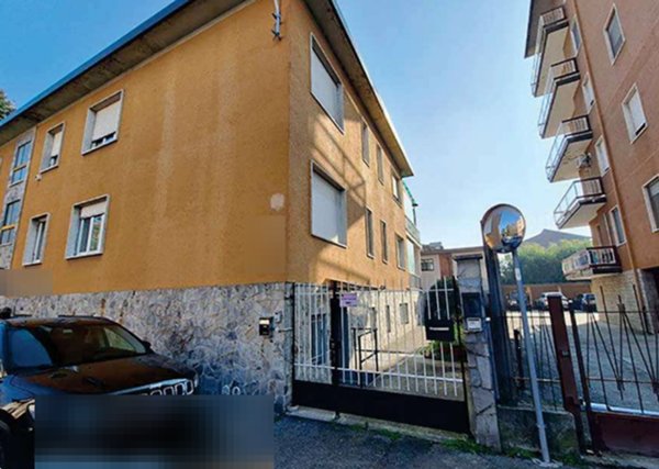 locale di sgombero in vendita a Voghera