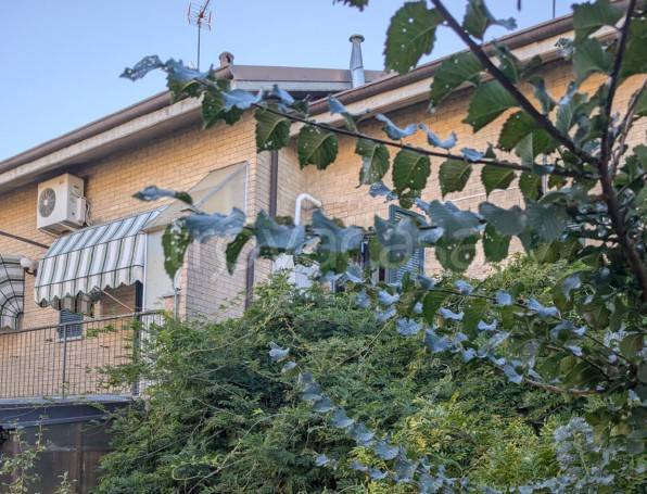 casa indipendente in vendita a Voghera