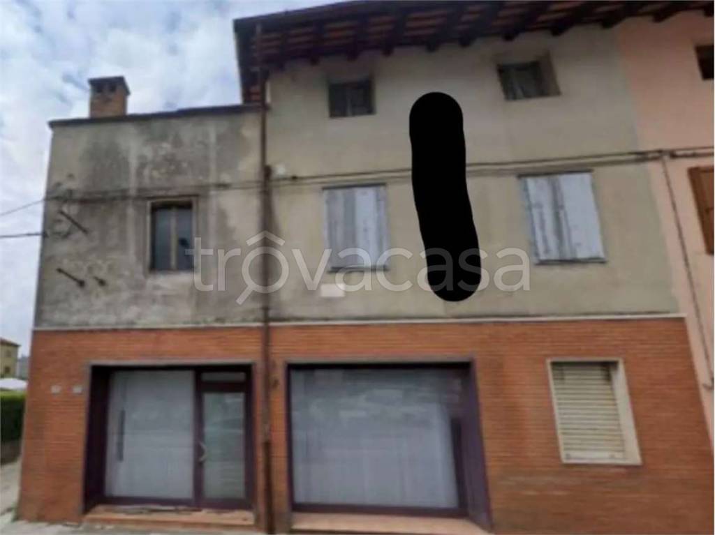 negozio in vendita a Voghera