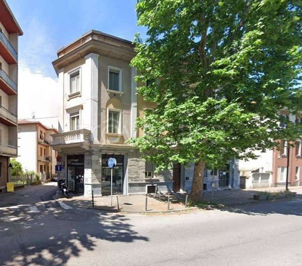 negozio in vendita a Voghera