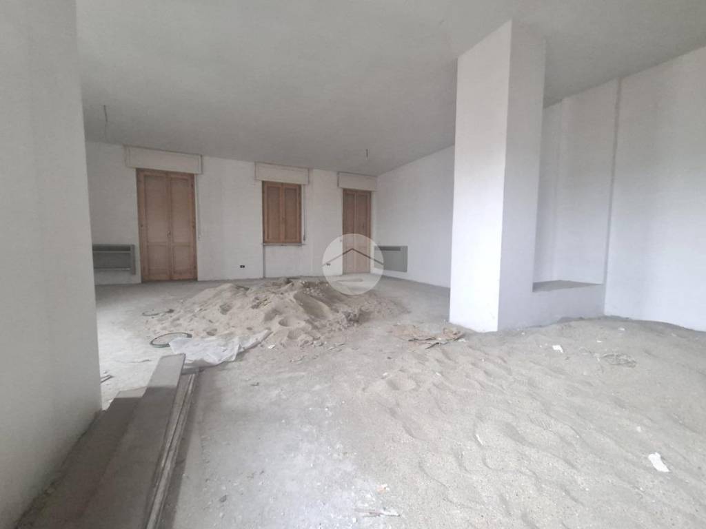 appartamento in vendita a Voghera in zona Medassino