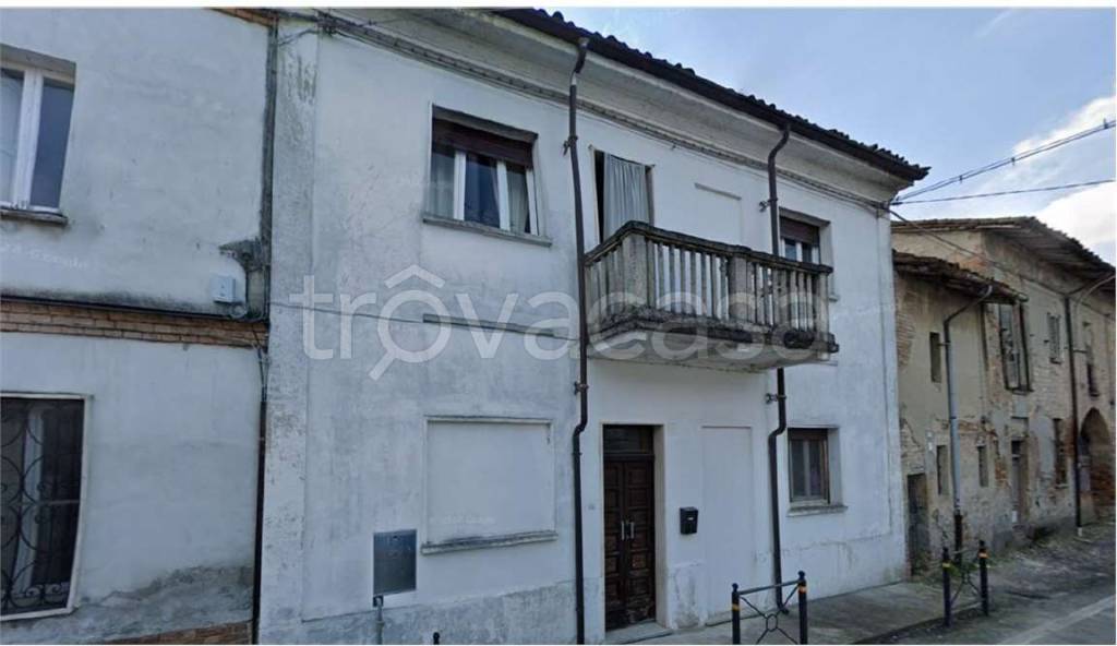 casa indipendente in vendita a Voghera