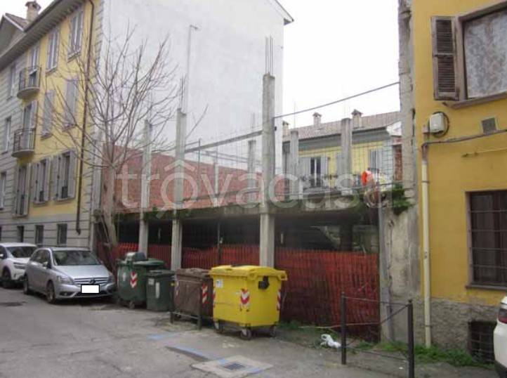 ufficio in vendita a Voghera