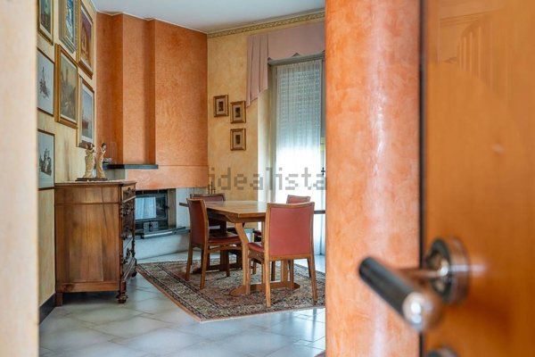 casa indipendente in vendita a Voghera