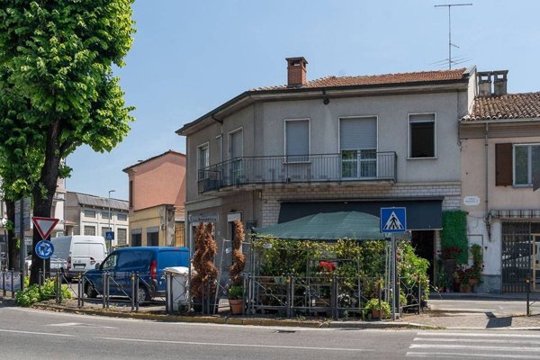 casa indipendente in vendita a Voghera