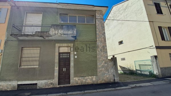 esavano in vendita a Voghera