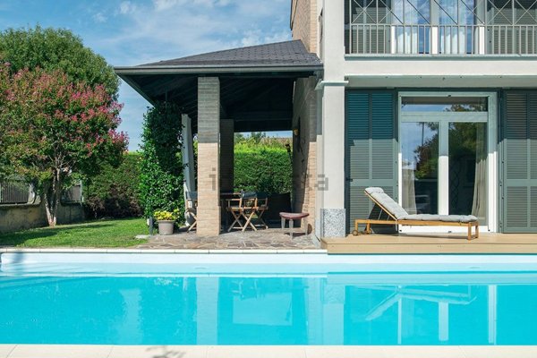 casa indipendente in vendita a Voghera