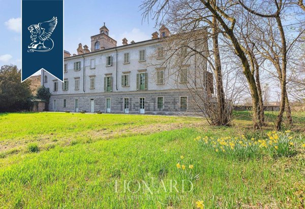 casa indipendente in vendita a Voghera