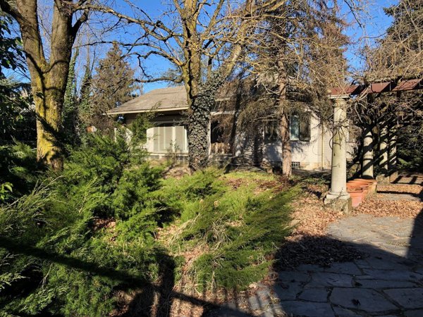 casa indipendente in vendita a Voghera