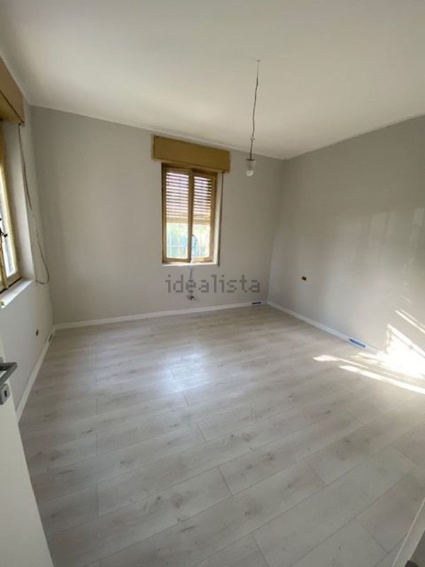 casa indipendente in vendita a Voghera