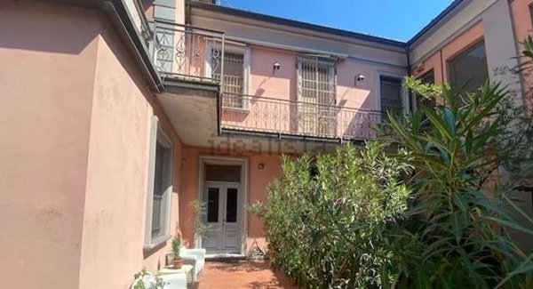 casa indipendente in vendita a Voghera