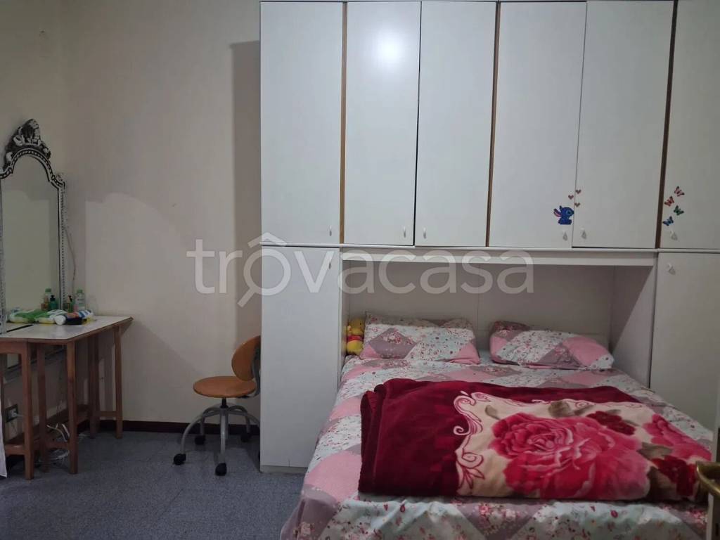 casa indipendente in vendita a Voghera
